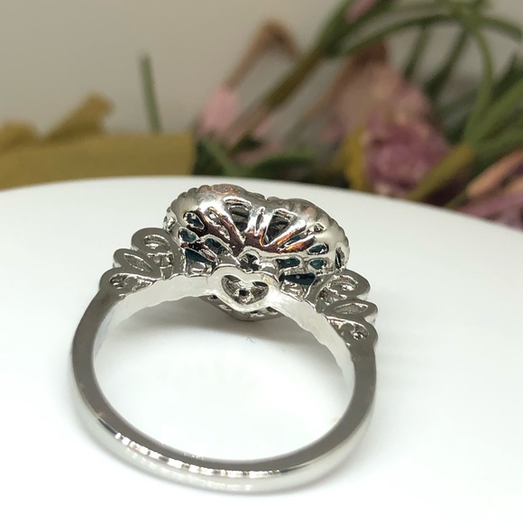 14kw Gold Filled Butterfly Heart Ring - Picture 9 of 10